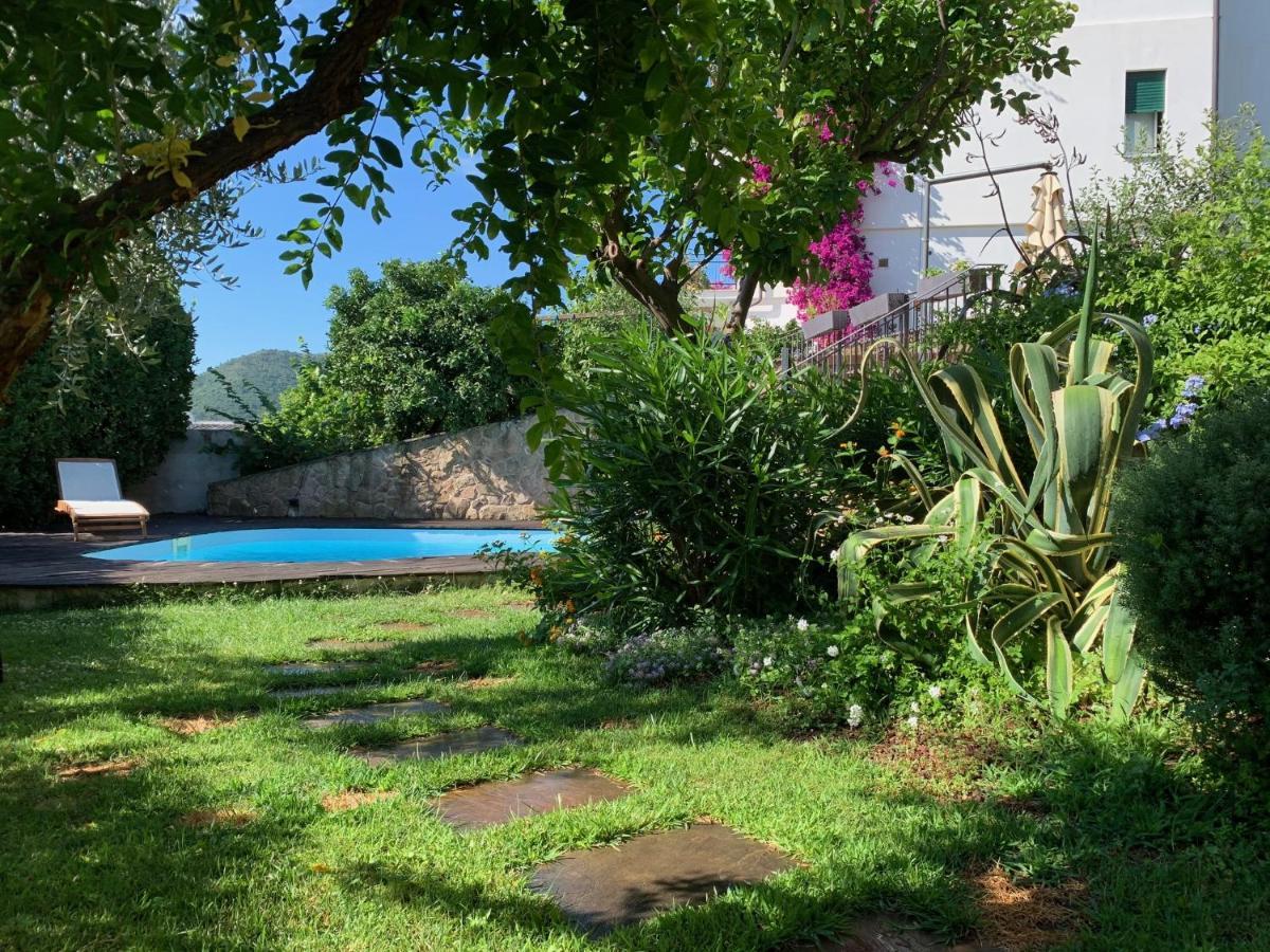Villa Pineland Borghetto Santo Spirito Exterior photo