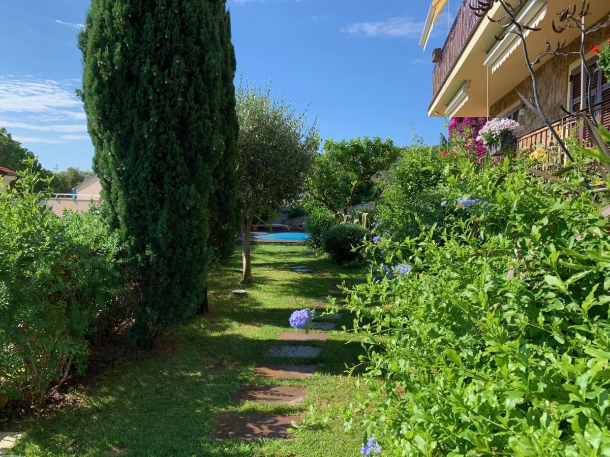 Villa Pineland Borghetto Santo Spirito Exterior photo